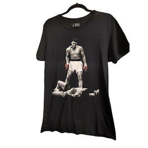 Muhammad Ali Knocked Out TEE T SHIRT Men's Size Medium